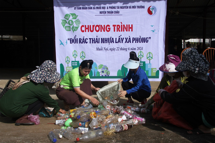Thuận Châu (Sơn La): Ra quân hưởng ứng Tháng hành động vì môi trường 2024