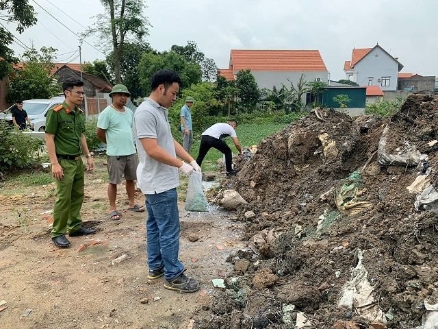 Cẩm Giàng (Hải Dương): Khởi tố 03 đối tượng chôn lấp hơn 400 tấn chất thải trái phép