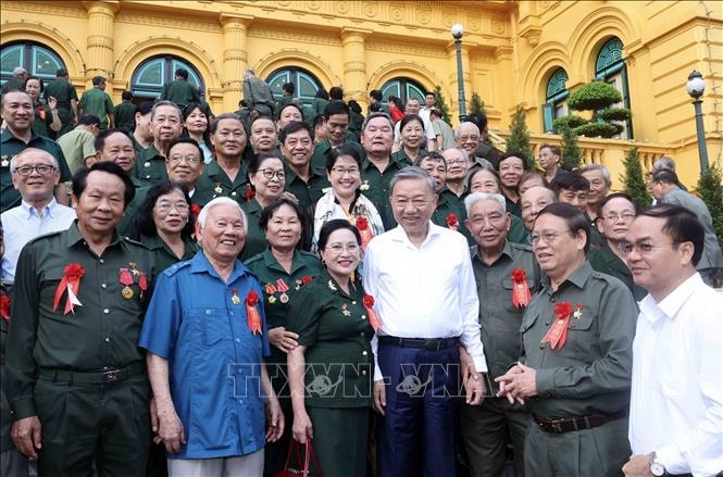 Chủ tịch nước Tô Lâm: Thanh niên xung phong là biểu tượng sáng ngời của thế hệ trẻ Việt Nam