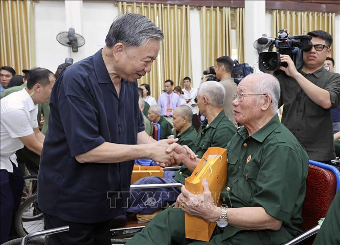 Chủ tịch nước Tô Lâm thăm Trung tâm Điều dưỡng thương binh Thuận Thành