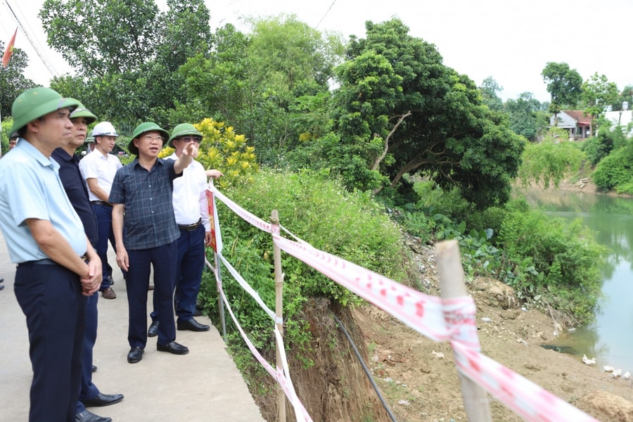 Sạt lở bờ sông Thương ở Yên Thế, Chủ tịch tỉnh Bắc Giang chỉ đạo khẩn