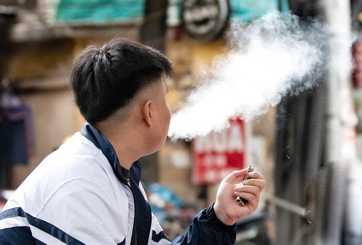 Cần giải pháp mạnh để ngăn thuốc lá mới gây nghiện nicotine trong giới trẻ