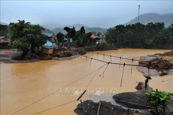 Mưa lớn ở Điện Biên gây sạt lở, ách tắc cục bộ trên Quốc lộ 12