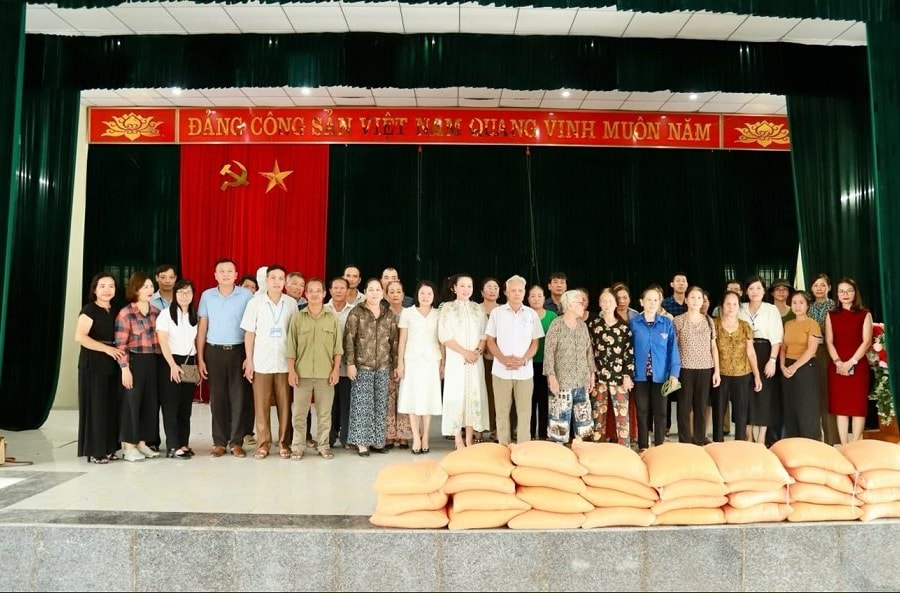 Tập đoàn Việt Mỹ “Sẻ chia yêu thương” tại thành phố Hòa Bình