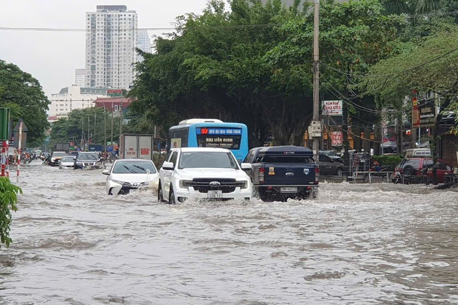 Hà Nội chiều tối nay đối mặt ngập sâu kéo dài từ 0,2 - 0,5m