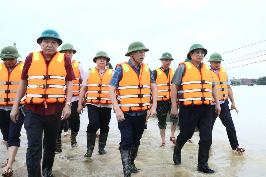 Thủ tướng chỉ đạo tập trung ứng phó lũ lớn, đảm bảo an toàn đê điều