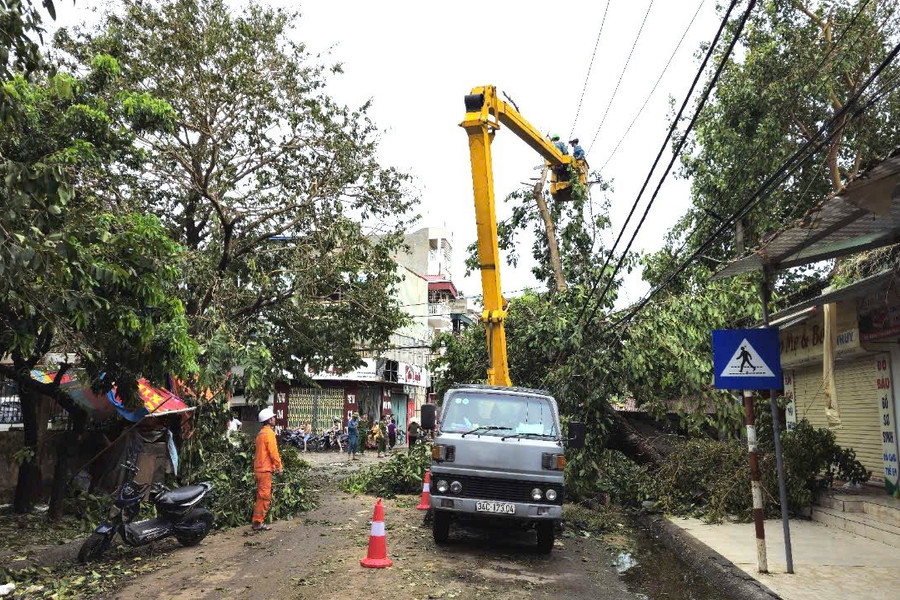 Khôi phục cấp điện cho trên 81% khách hàng bị ảnh hưởng do bão số 3