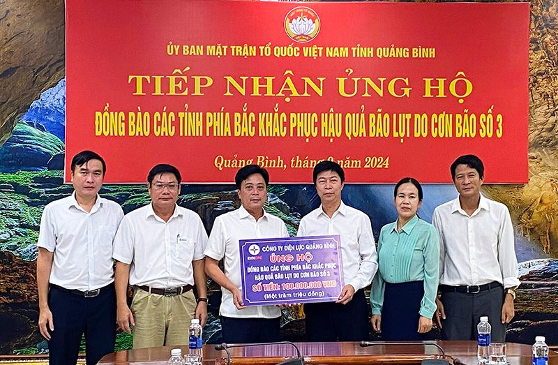 Nhiều tỉnh miền Trung chung tay hỗ trợ đồng bào vùng lũ phía Bắc