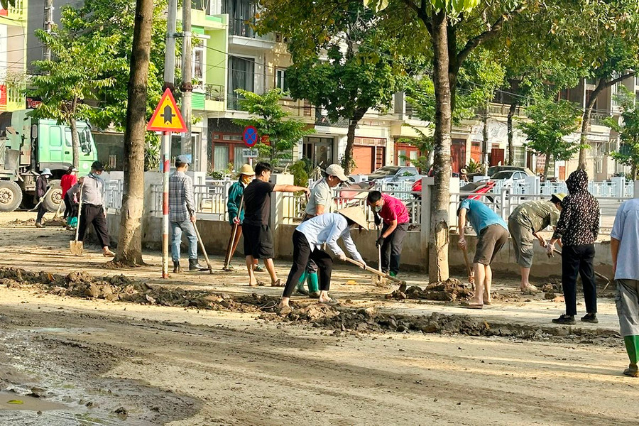 TP.Lào Cai: Dốc toàn lực dọn dẹp vệ sinh, bảo vệ môi trường sau mưa lũ