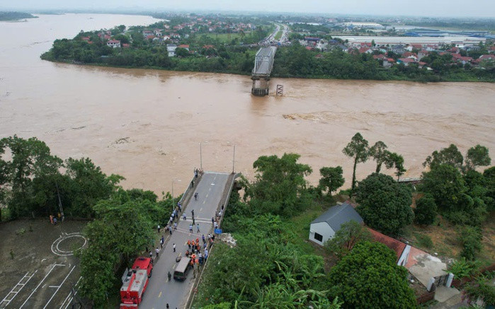 Thủ tướng Chính phủ: Khẩn trương nghiên cứu đầu tư xây dựng cầu Phong Châu mới