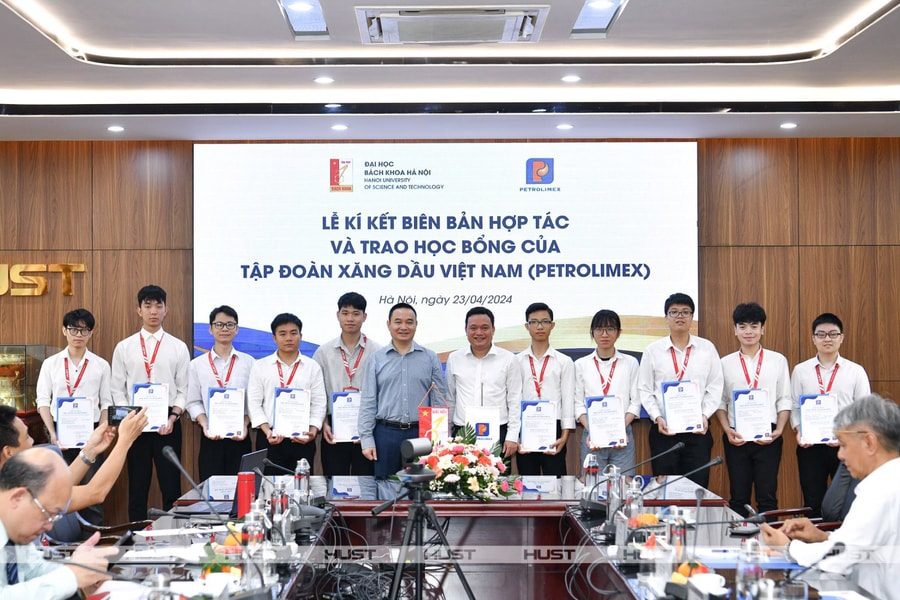 Petrolimex tiếp tục hỗ trợ học bổng cho sinh viên HUST niên khoá 2024-2025