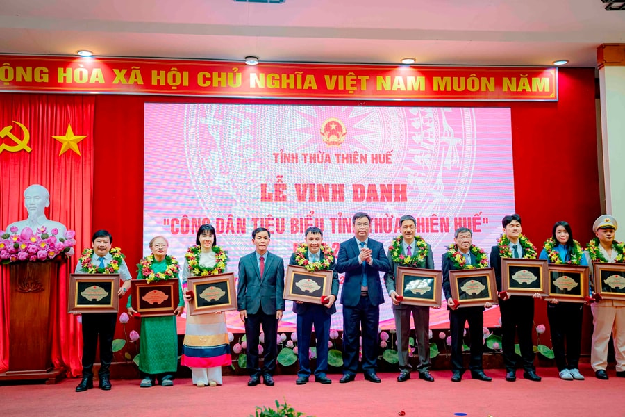 Thừa Thiên - Huế vinh danh 10 công dân tiêu biểu của tỉnh