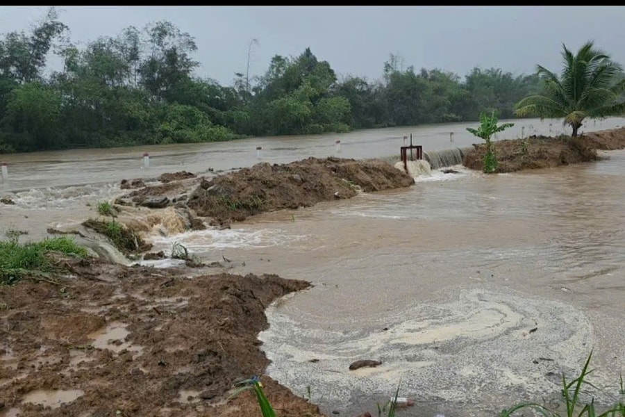 Quảng Ngãi: Mưa lớn, nước trên các sông lên cao trên báo động 3