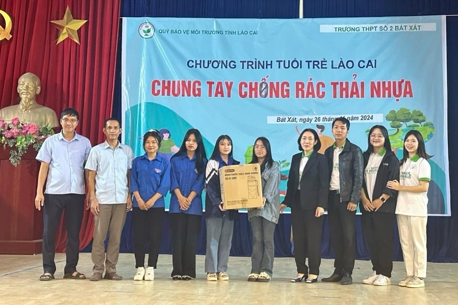 Lào Cai: Tuổi trẻ Bát Xát chung tay phòng chống rác thải nhựa