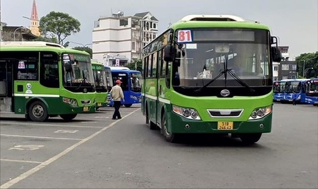 Dự thảo toàn bộ xe buýt chạy bằng điện vào năm 2030: Còn băn khoăn, lo lãng phí