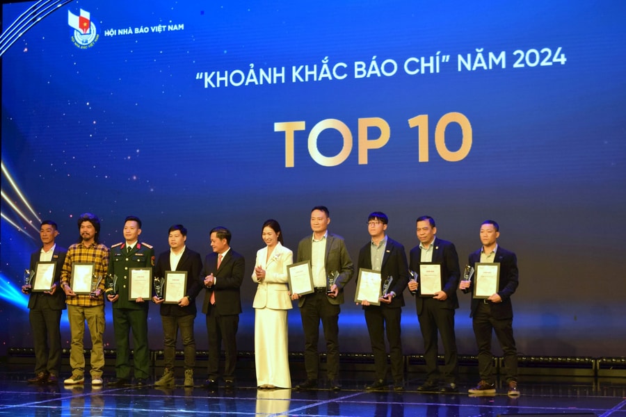 Lễ trao Giải ảnh "Khoảnh khắc Báo chí" năm 2024