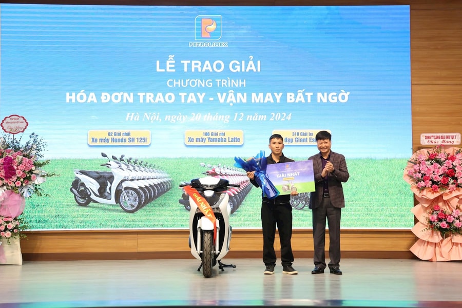 Petrolimex trao giải chương trình “Hóa đơn trao tay - Vận may bất ngờ” khu vực Hà Nội, Hưng Yên và Bắc Ninh