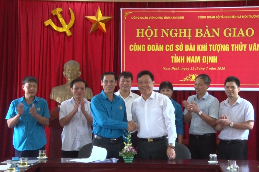 Tiếp nhận công đoàn và đoàn thanh niên Đài KTTV Nam Định về Đài KTTV Đồng bằng Bắc Bộ