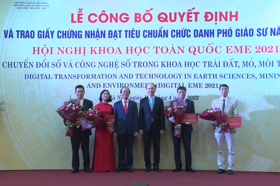 Chuyển đổi số và công nghệ số trong khoa học Trái đất, mỏ và môi trường