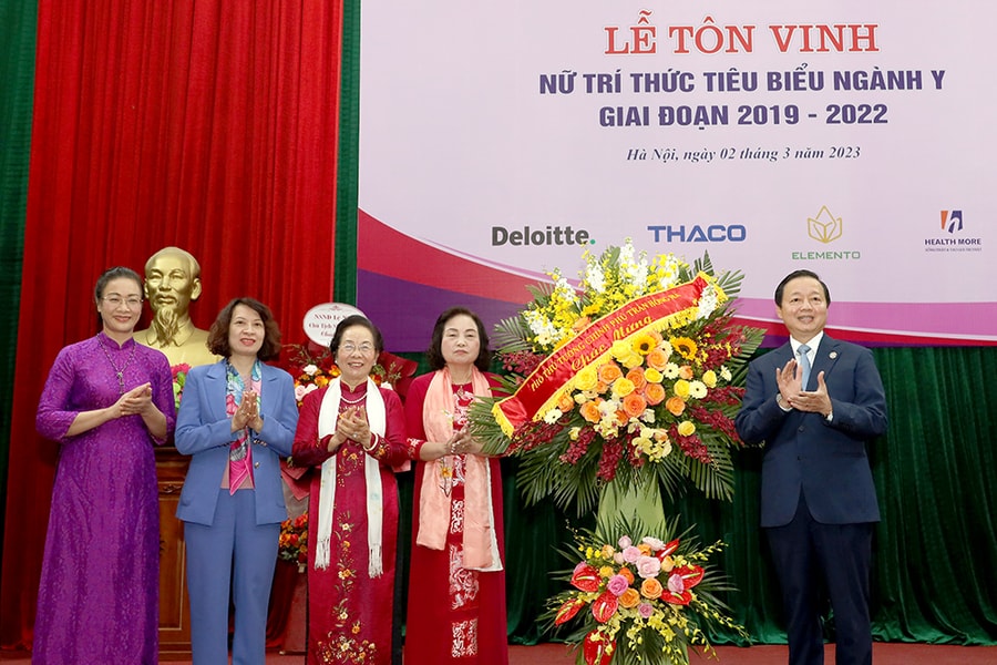 Tôn vinh 51 nữ trí thức tiêu biểu ngành Y