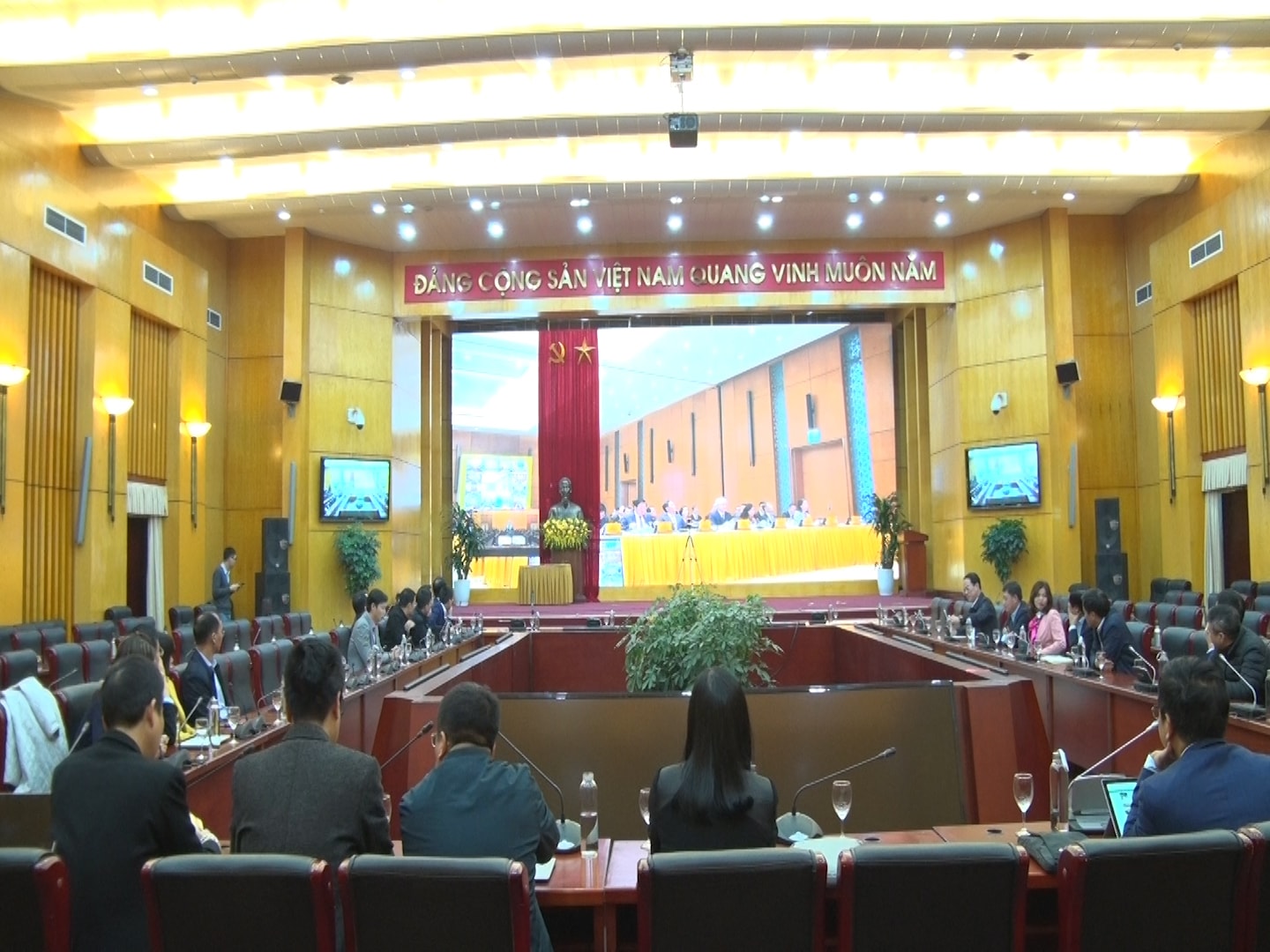 Hội nghị Chính phủ với các địa phương tổng kết công tác năm 2022 và Kế hoạch phát triển KT-XH năm 2023